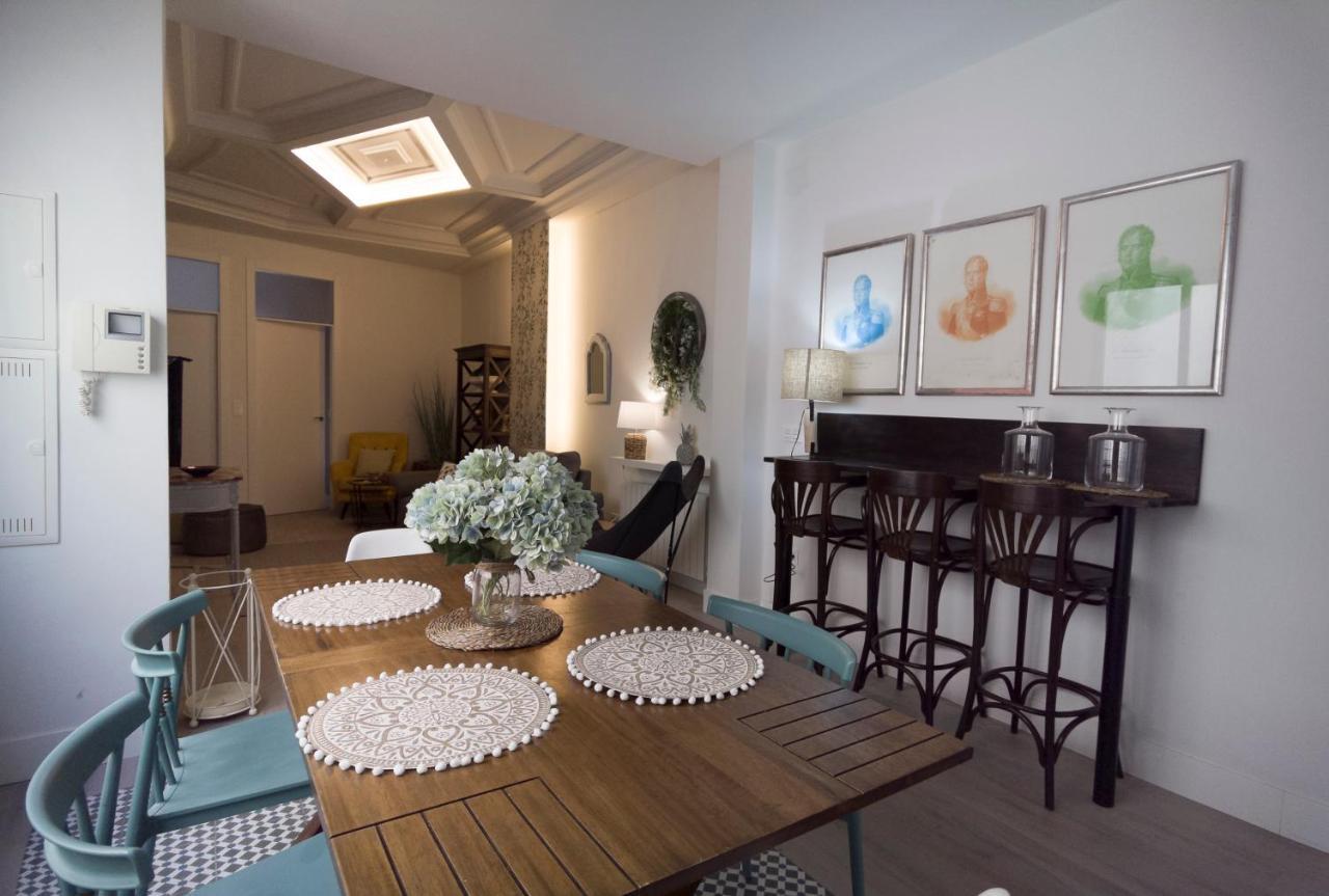 Apartment Hall Market *