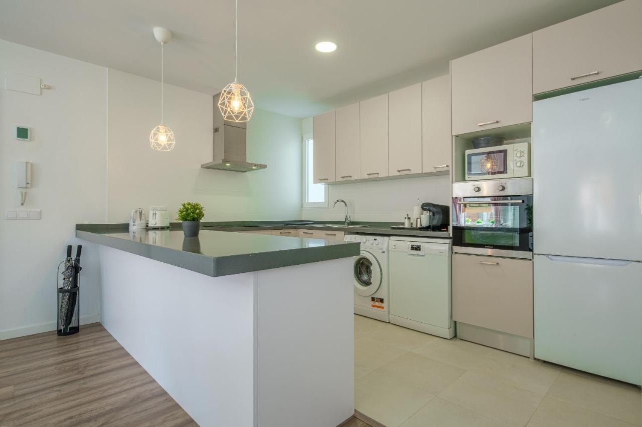 Modern, Stylish Apartment *