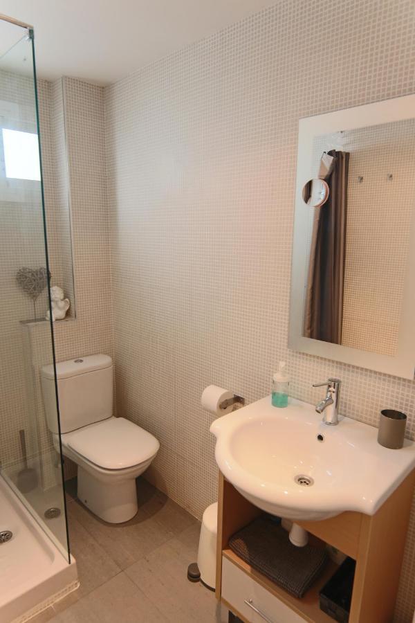 Apartamento Luminoso. Comodo. Acogedor. Wifi. Junto A Ave