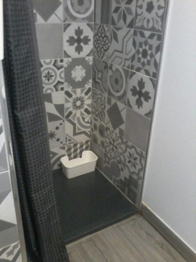 Pequeño Con Mini Piscina Valencia