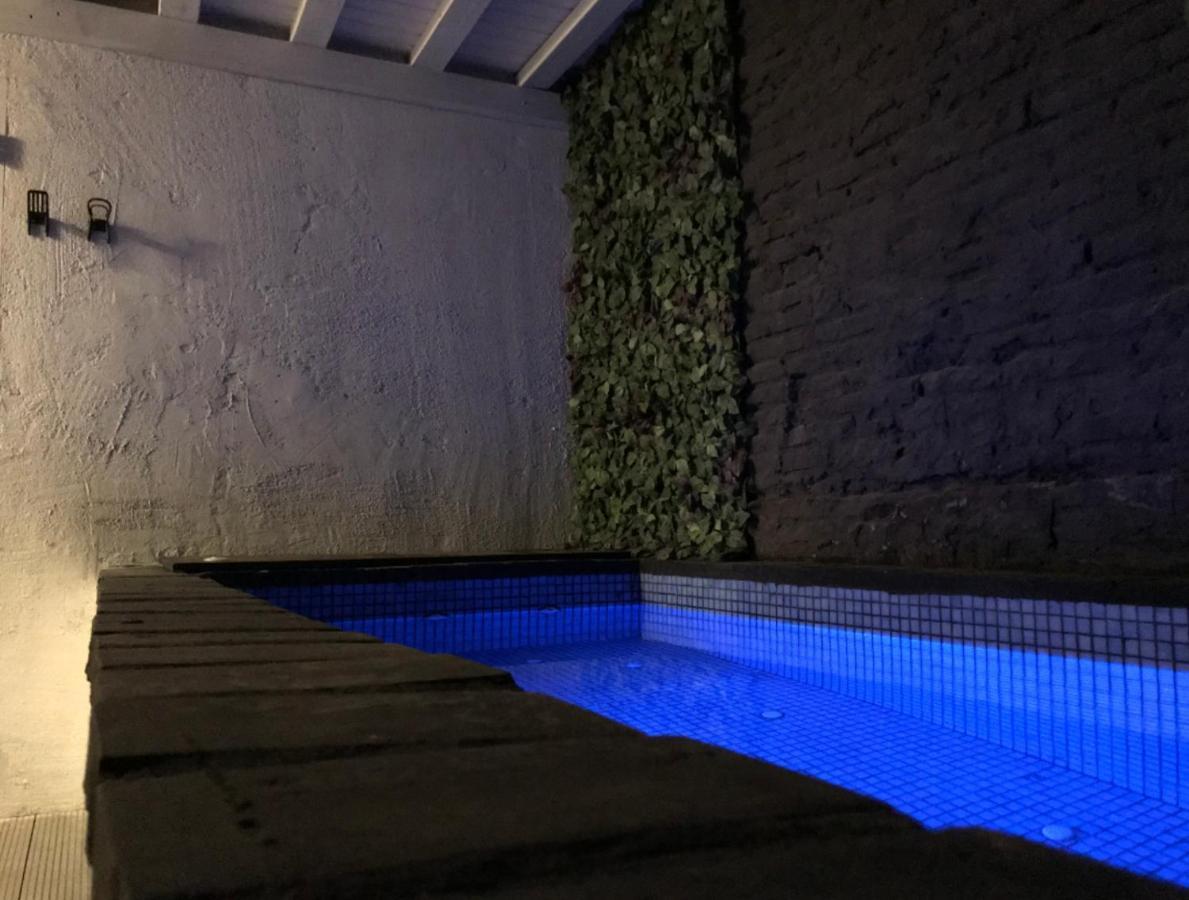 Pequeño Con Mini Piscina * Valencia