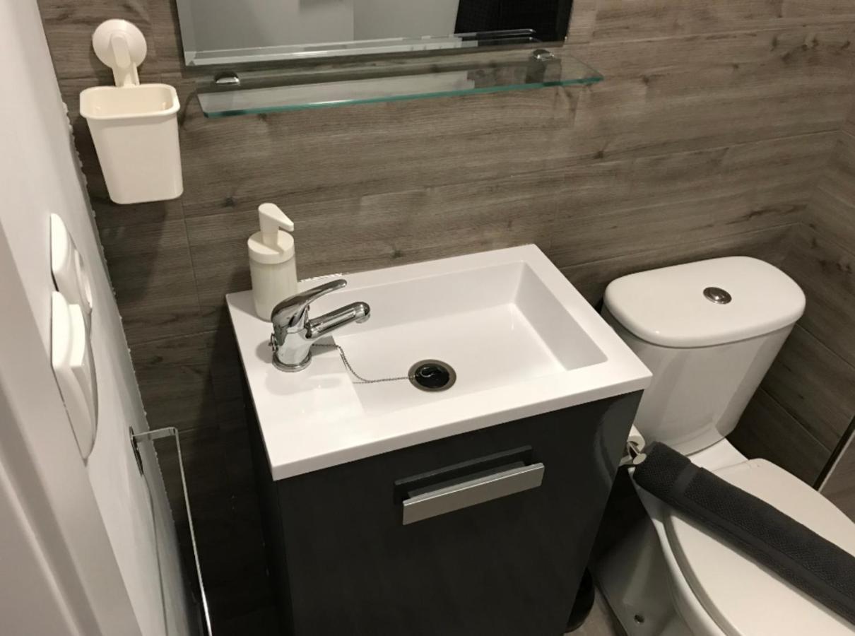 Pequeño Con Mini Piscina *