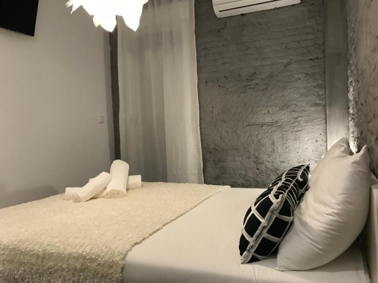 Pequeño Con Mini Piscina