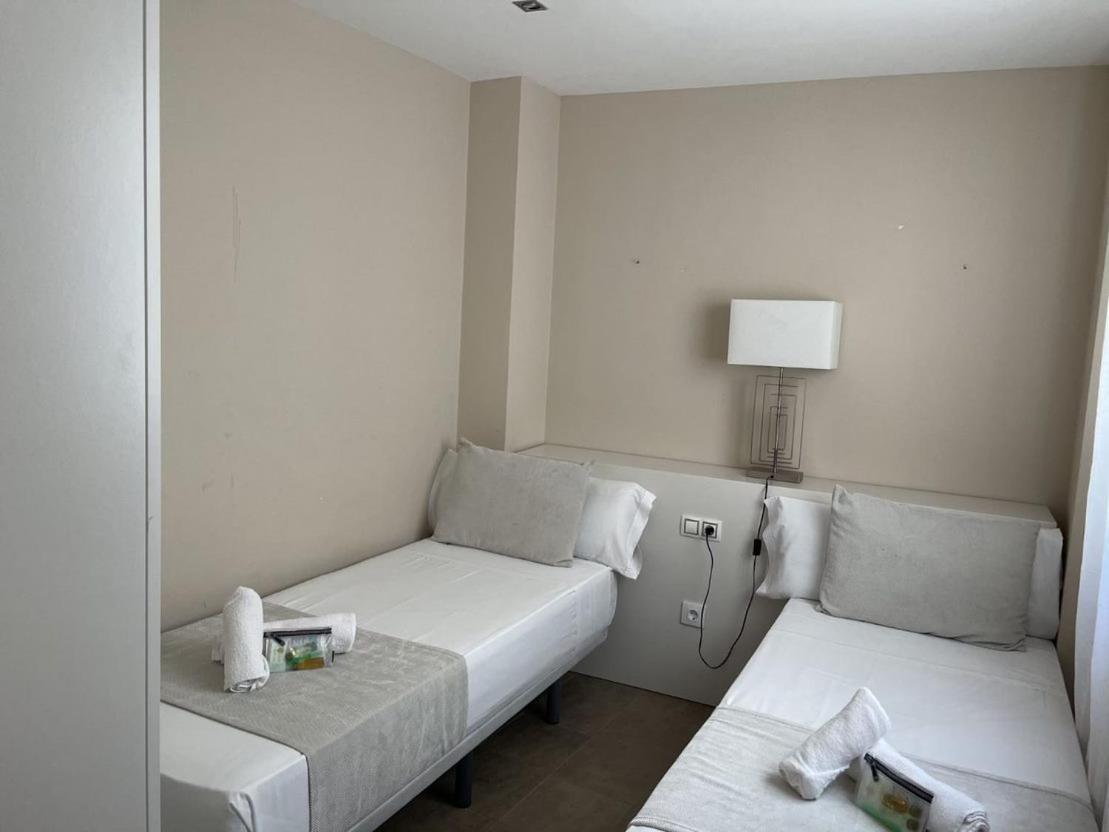 Apartment Balmes Market Mid-term