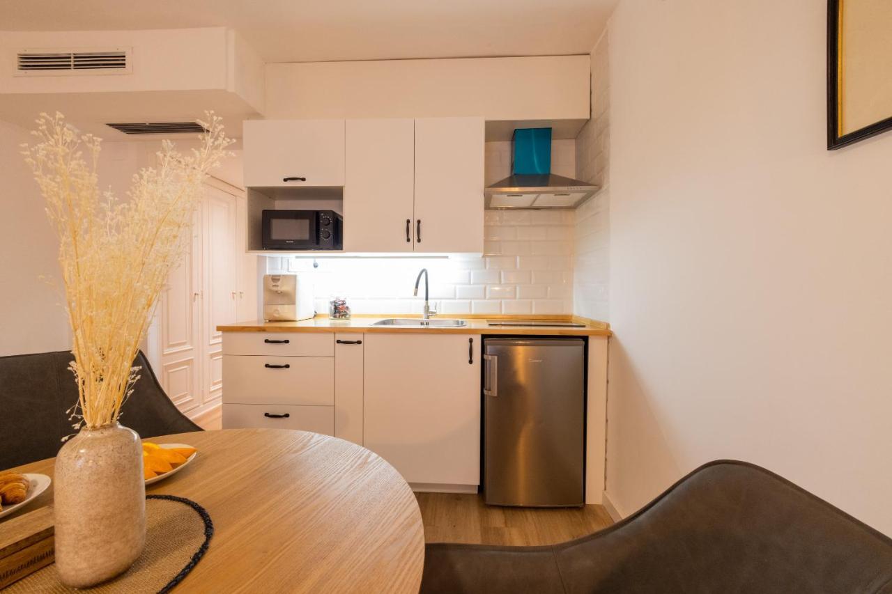 Florit Flats - The Apolo Loft Apartment