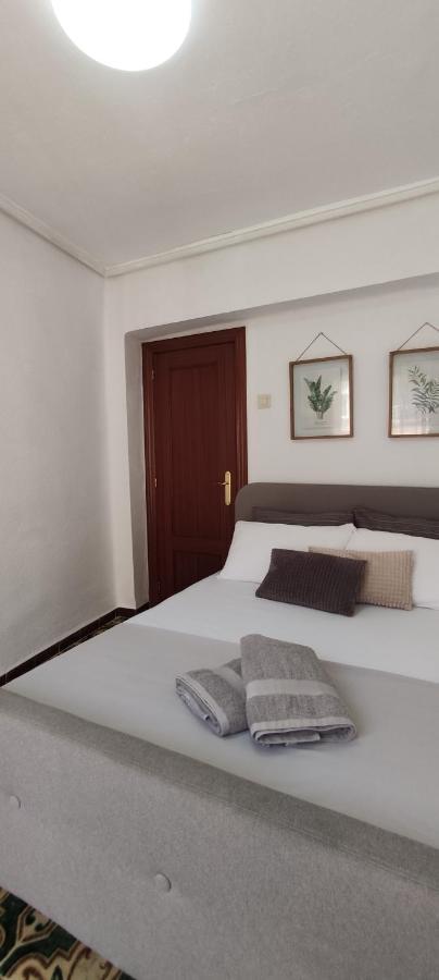 Habitacion Con Balcon Privado. Homestay