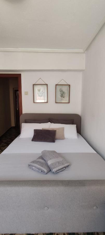 Habitacion Con Balcon Privado. Homestay
