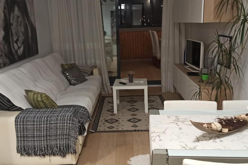 Atico En Paiporta Con 2 Grandes Terrazas Apartment *
