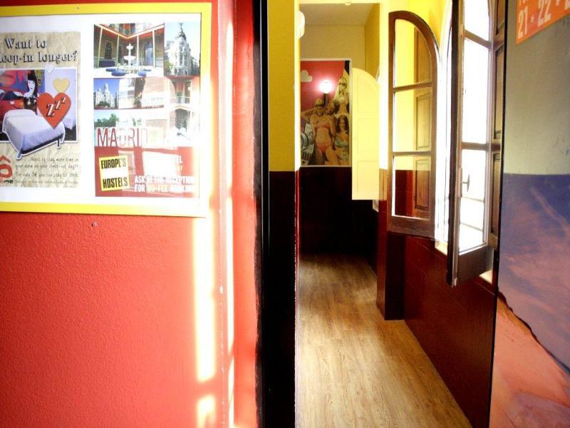 Hostal Feetup Backpackers *