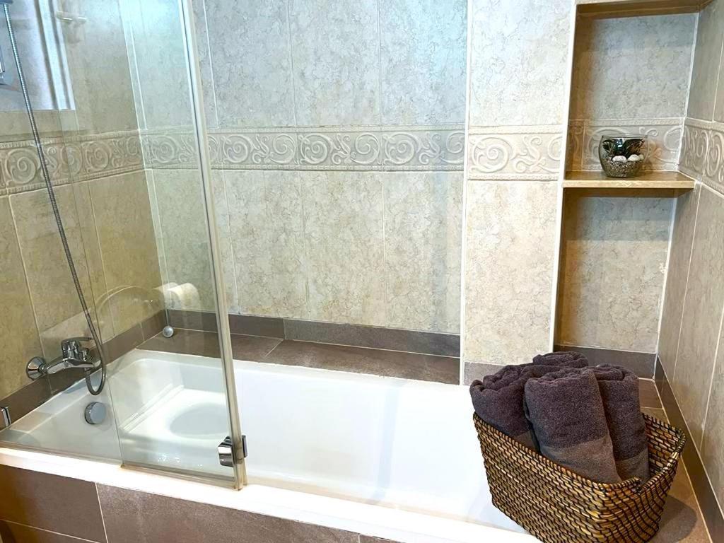 Apartment Calle Mora De Rubielos With Free Private Underground Parking