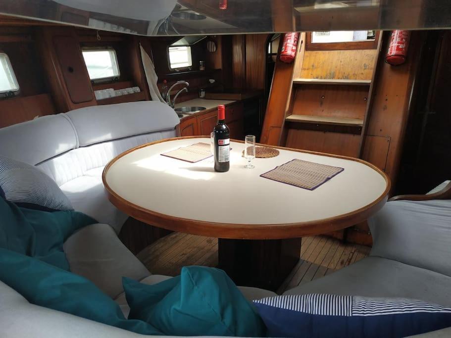 Botel Velero Unico Donde Relajarte, Parking Gratuito *
