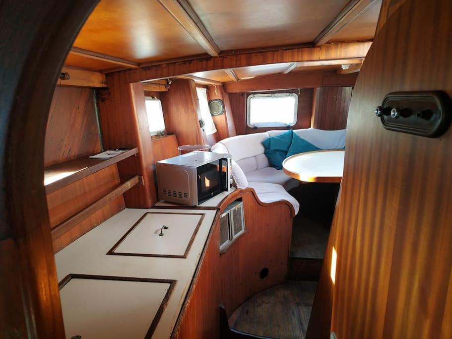 Velero Unico Donde Relajarte, Parking Gratuito Botel Valencia