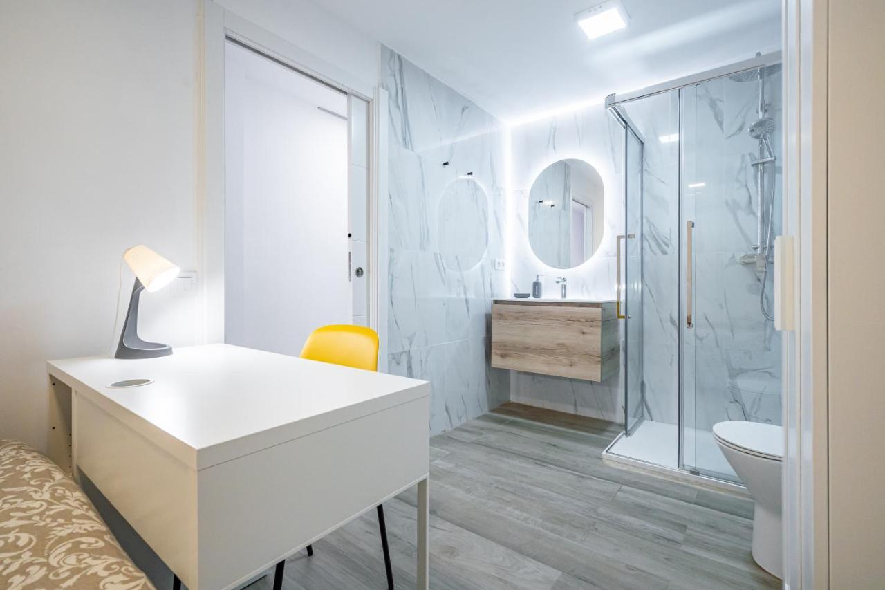 Sunny On Cabanal Beach Apartment Valencia