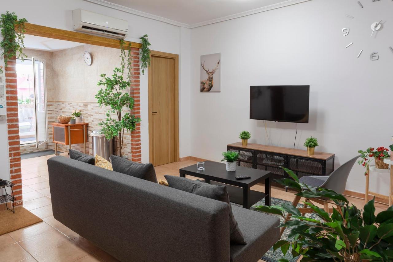 Luxury Artistic Digital Nomad 2 Bedroom W/terrace *