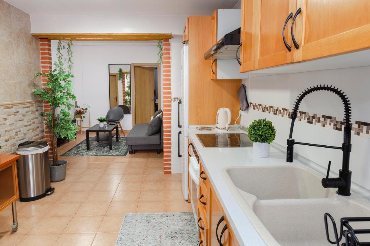Luxury Artistic Digital Nomad 2 Bedroom W/terrace Valencia