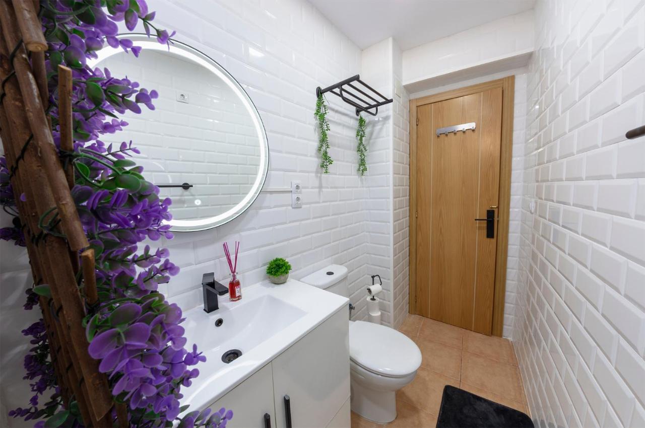 Luxury Artistic Digital Nomad 2 Bedroom W/terrace Apartment *