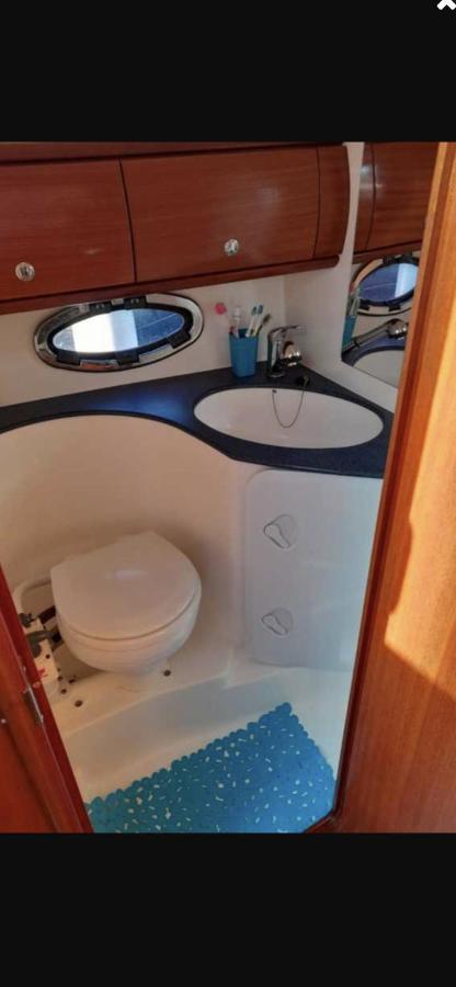 Excelente Mini Yate Hotel en barco Valencia