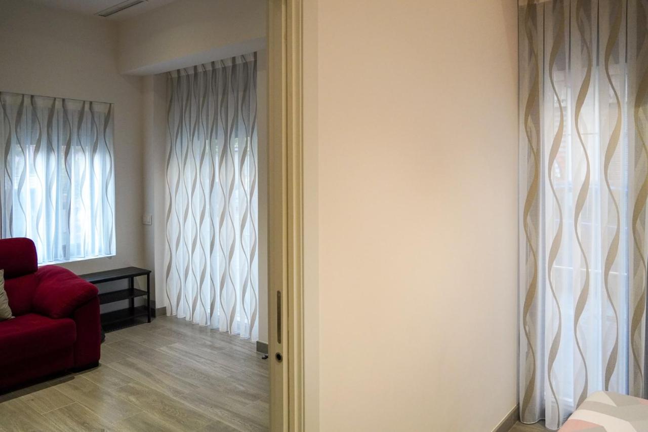 Mimi's In En Corts Apartamento *