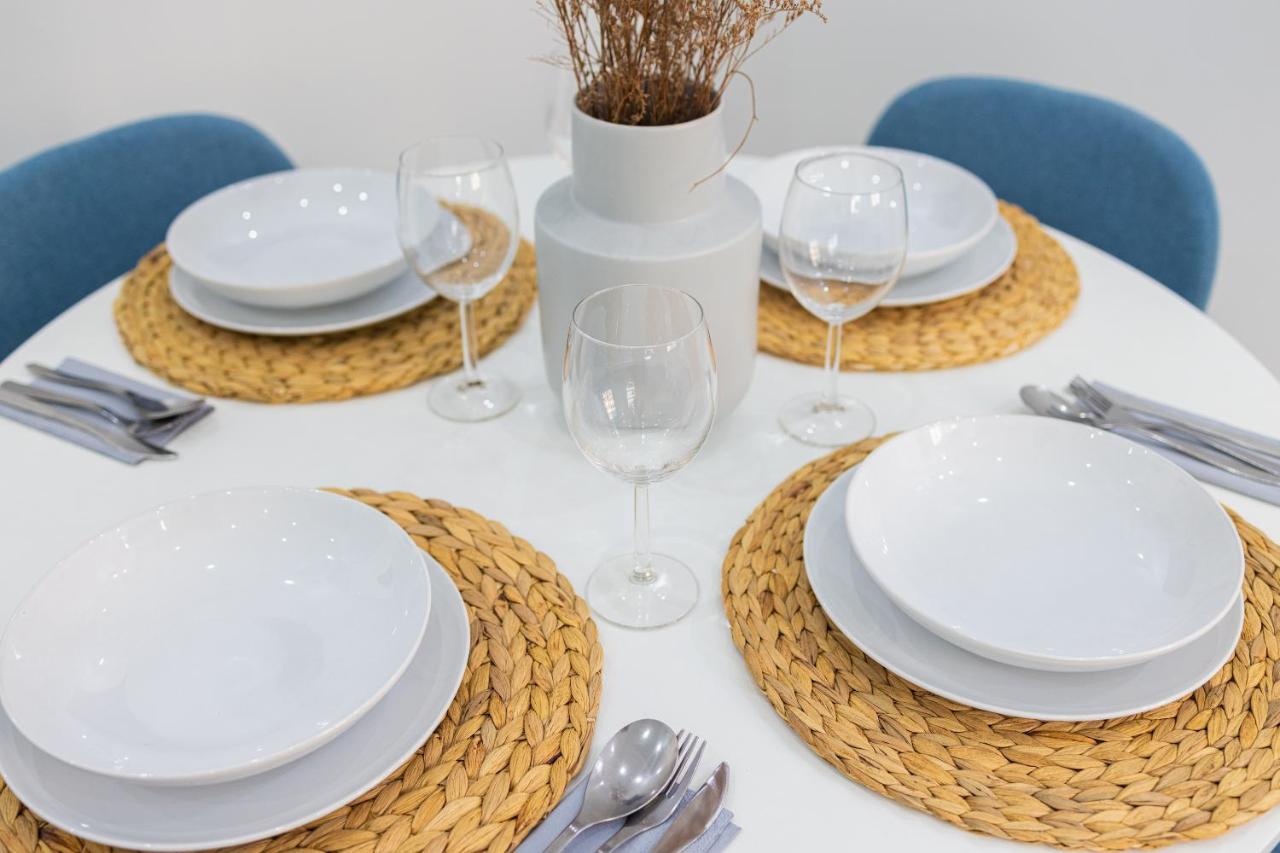 Florit Flats - The Port Avenue Apartment