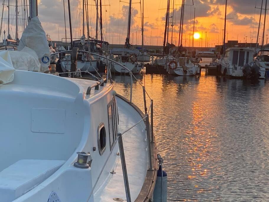 Velero Menorquin Con Encanto Botel *