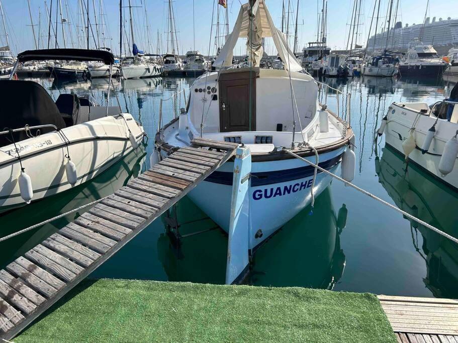 Velero Menorquin Con Encanto Botel *