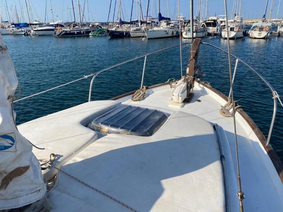 Velero Menorquin Con Encanto Botel