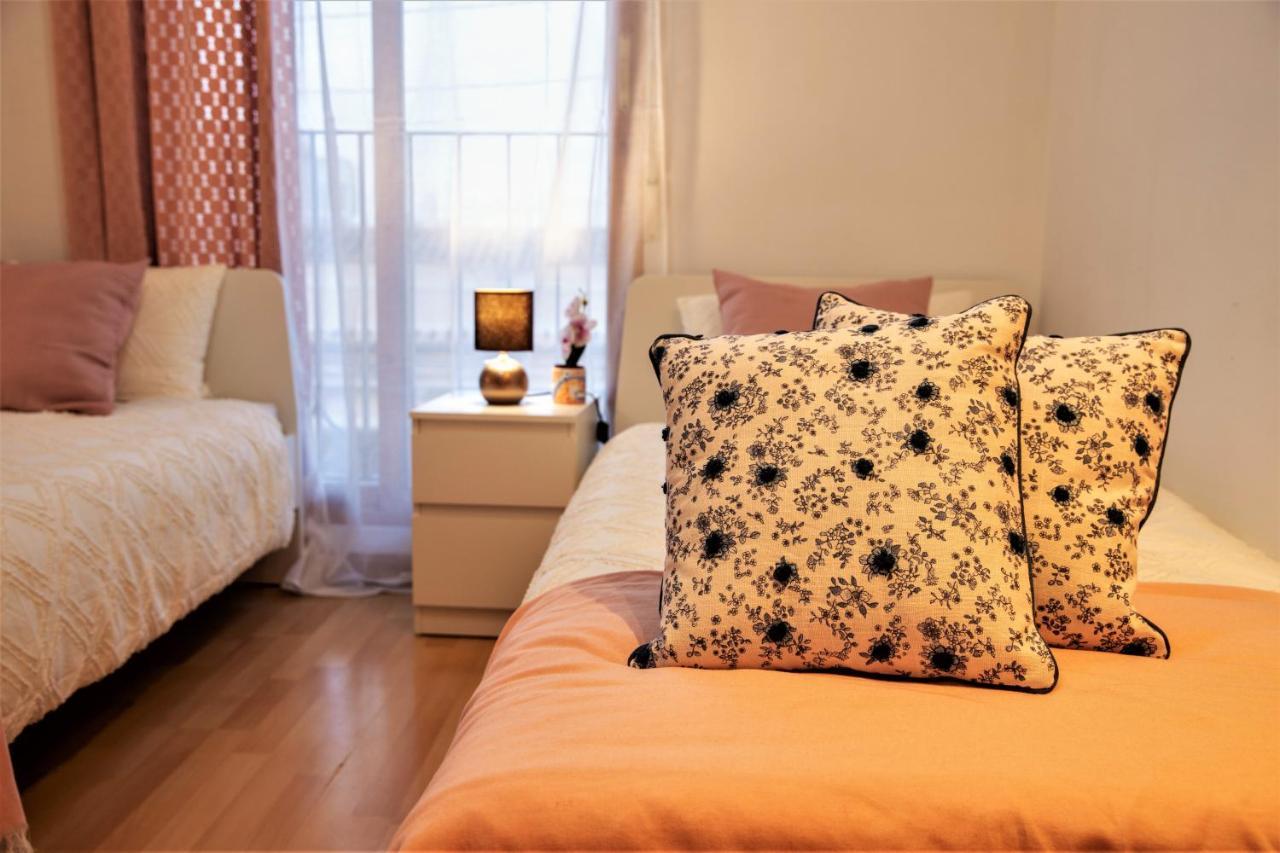 Penthouse Duplex In A 4 Floors Spanish House -8 Min To Center By Metro Apartamento *