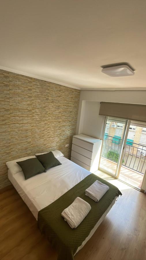Homestay Habitacion Con Balcon En Piso Compartido