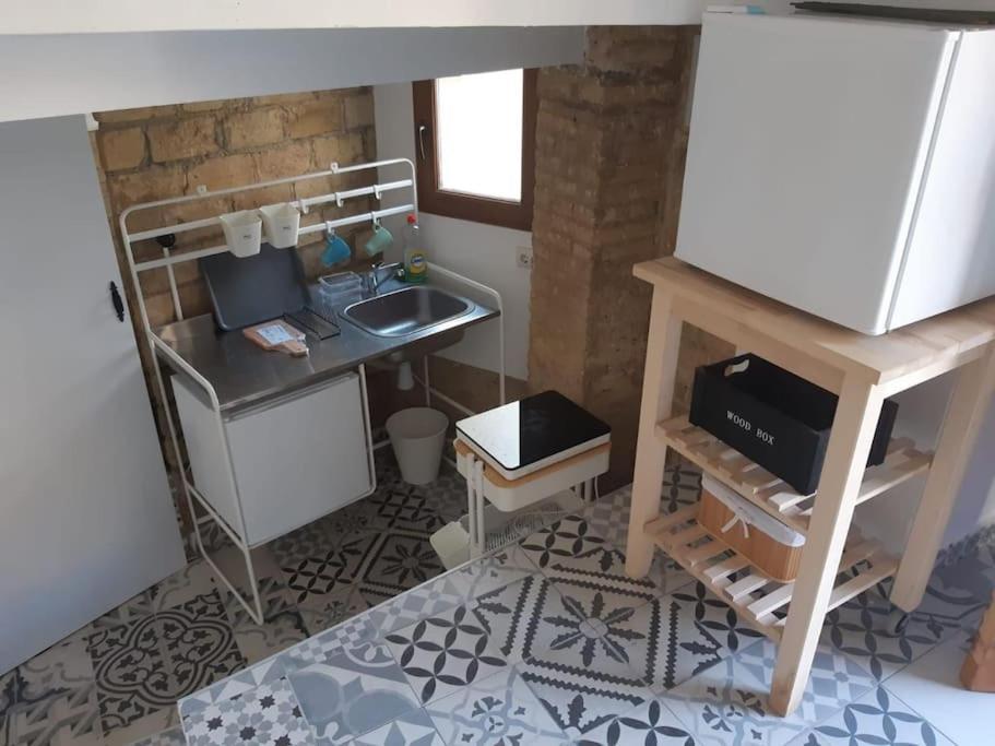 Apartamento Precioso Con A/a En Ruzafa Con Terracita Privada Y Acceso A Un Jardin, 2-3 Personas *