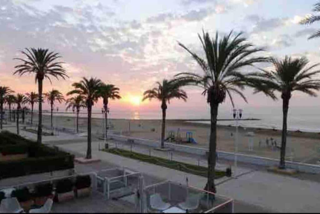 Precioso Con Vistas Al Mar. Piscina. *