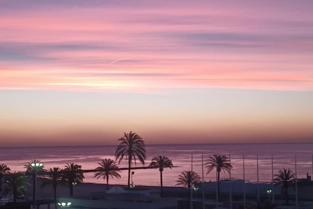 Precioso Con Vistas Al Mar. Piscina. * Valencia