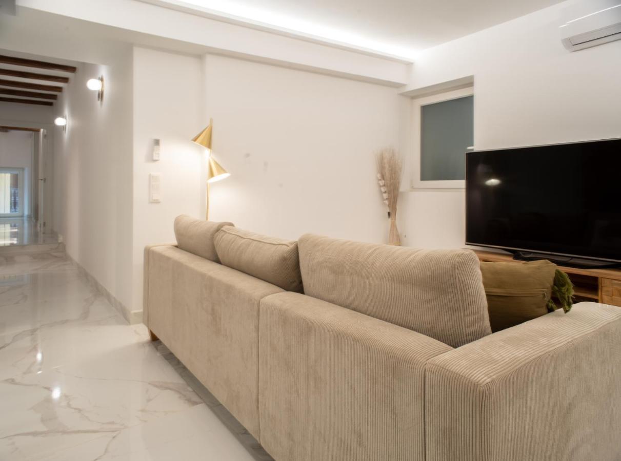 Apartment Market - Ciutat Vella, Exclusively For Families - Mid-term *