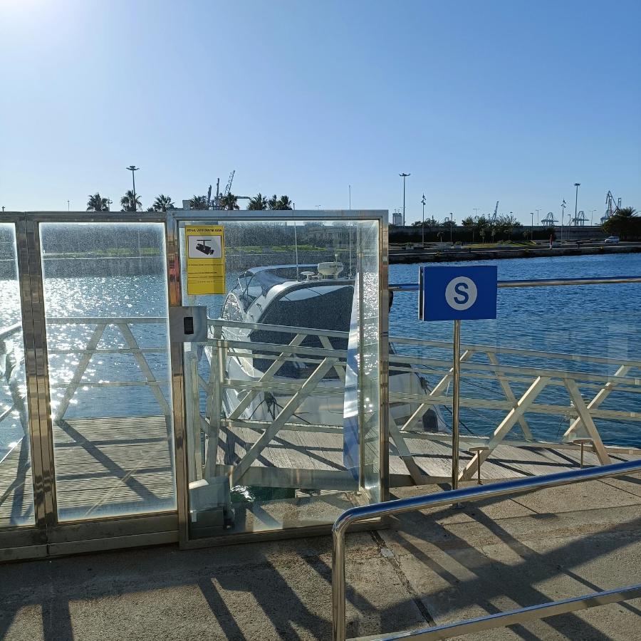 Hotel en barco Noche Insolita En Yate De 16m A 2 Minutos De La Playa *
