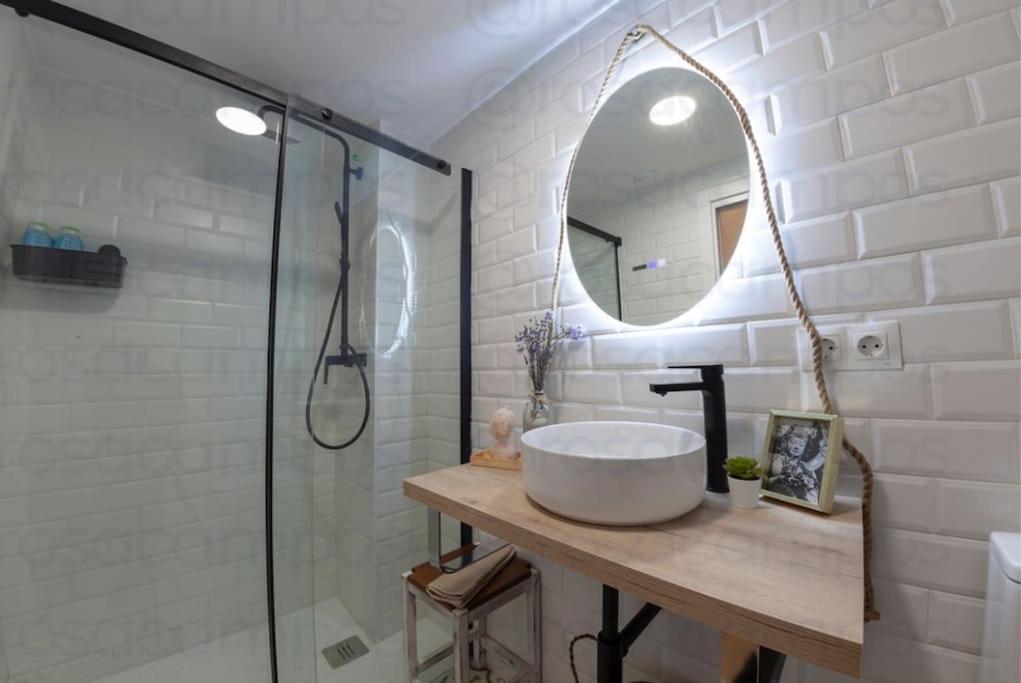 Ra - Stylish Loft - Walk To The Of Apartamento Valencia