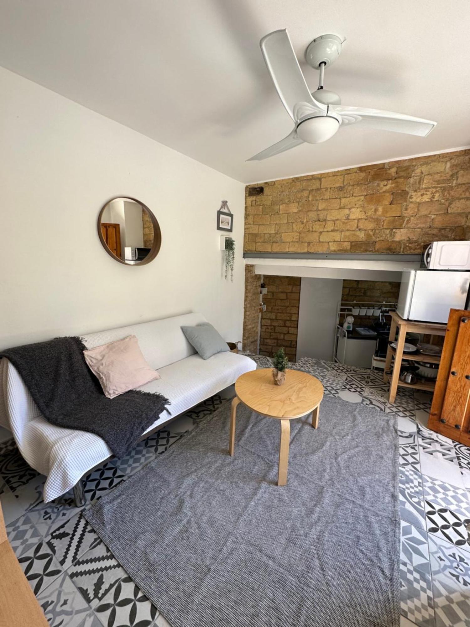 Apartamento Precioso Con A/a En Ruzafa Con Terracita Privada Y Acceso A Un Jardin, 2-3 Personas Valencia