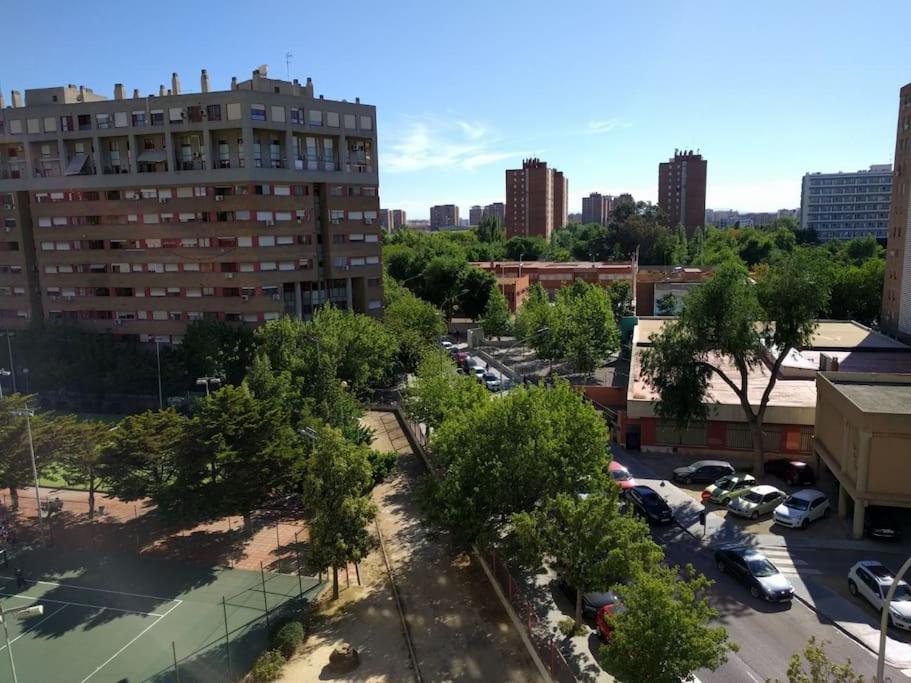 Artes Y Ciencias + Garaje + Netflix Apartment