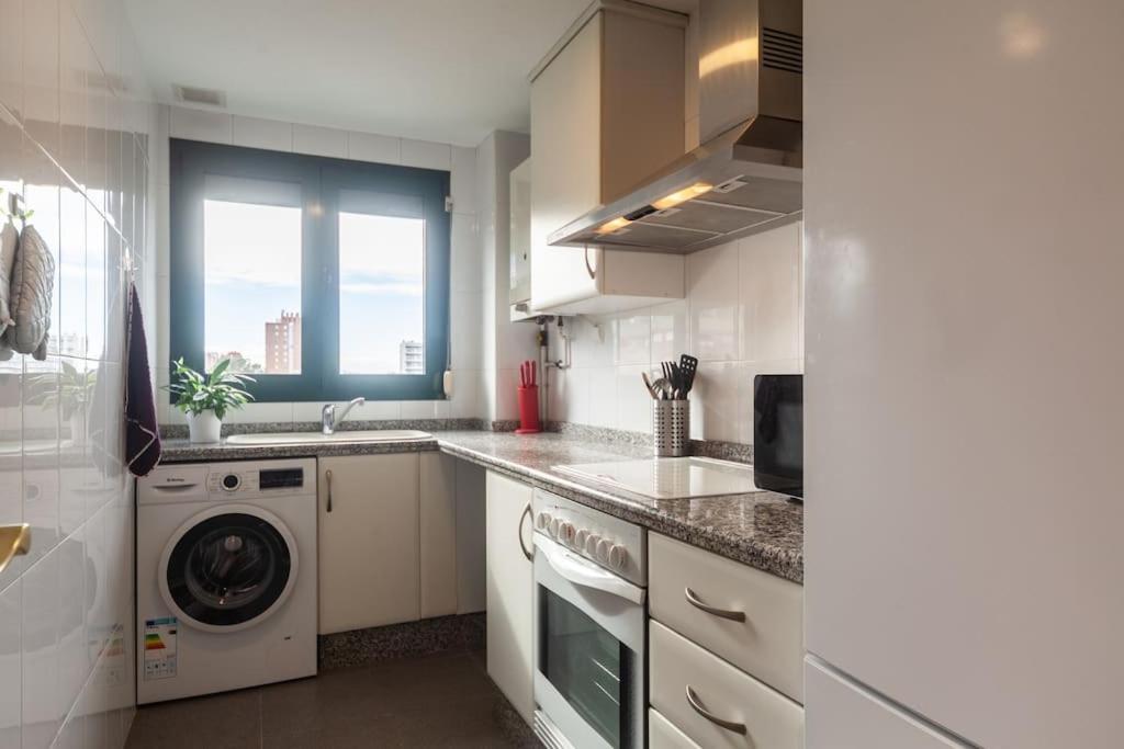 Artes Y Ciencias + Garaje + Netflix Apartment Valencia
