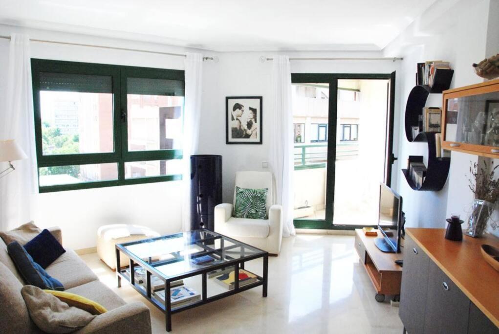 Apartment Artes Y Ciencias + Garaje + Netflix