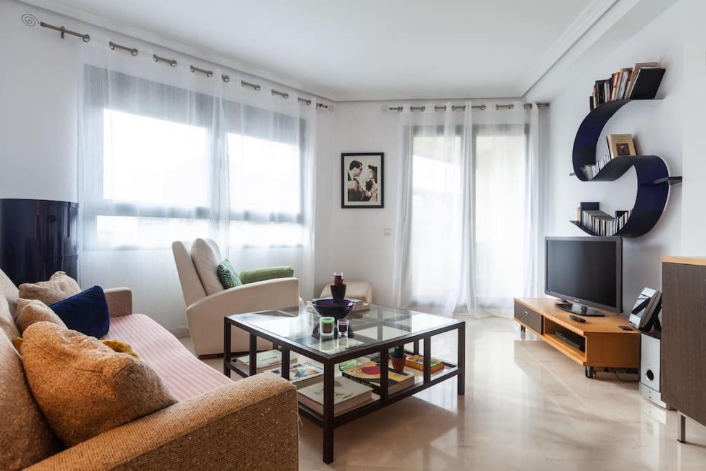 Artes Y Ciencias + Garaje + Netflix Apartment Valencia