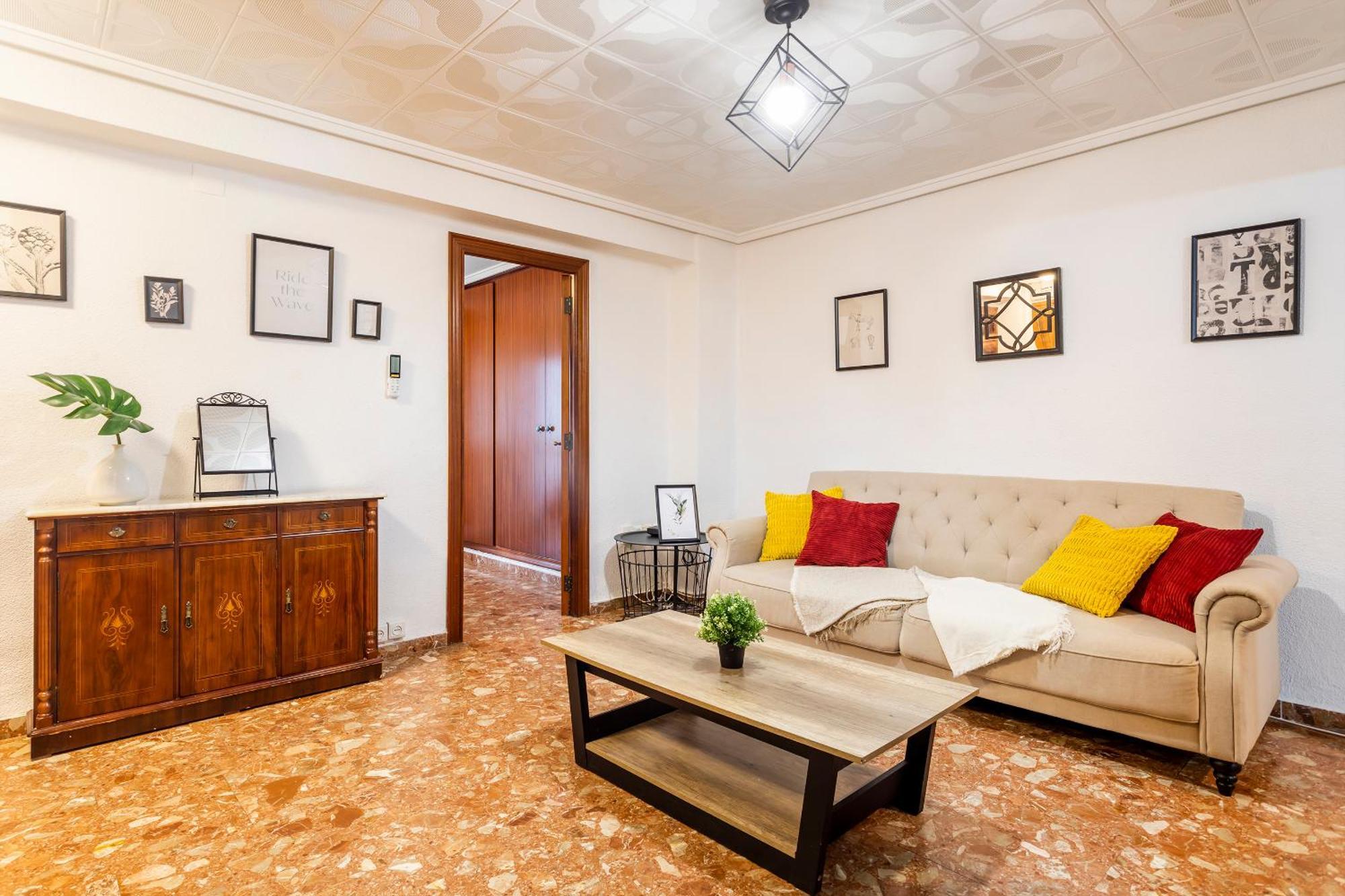 Apartmento Con Terraza En Cabañal * Valencia
