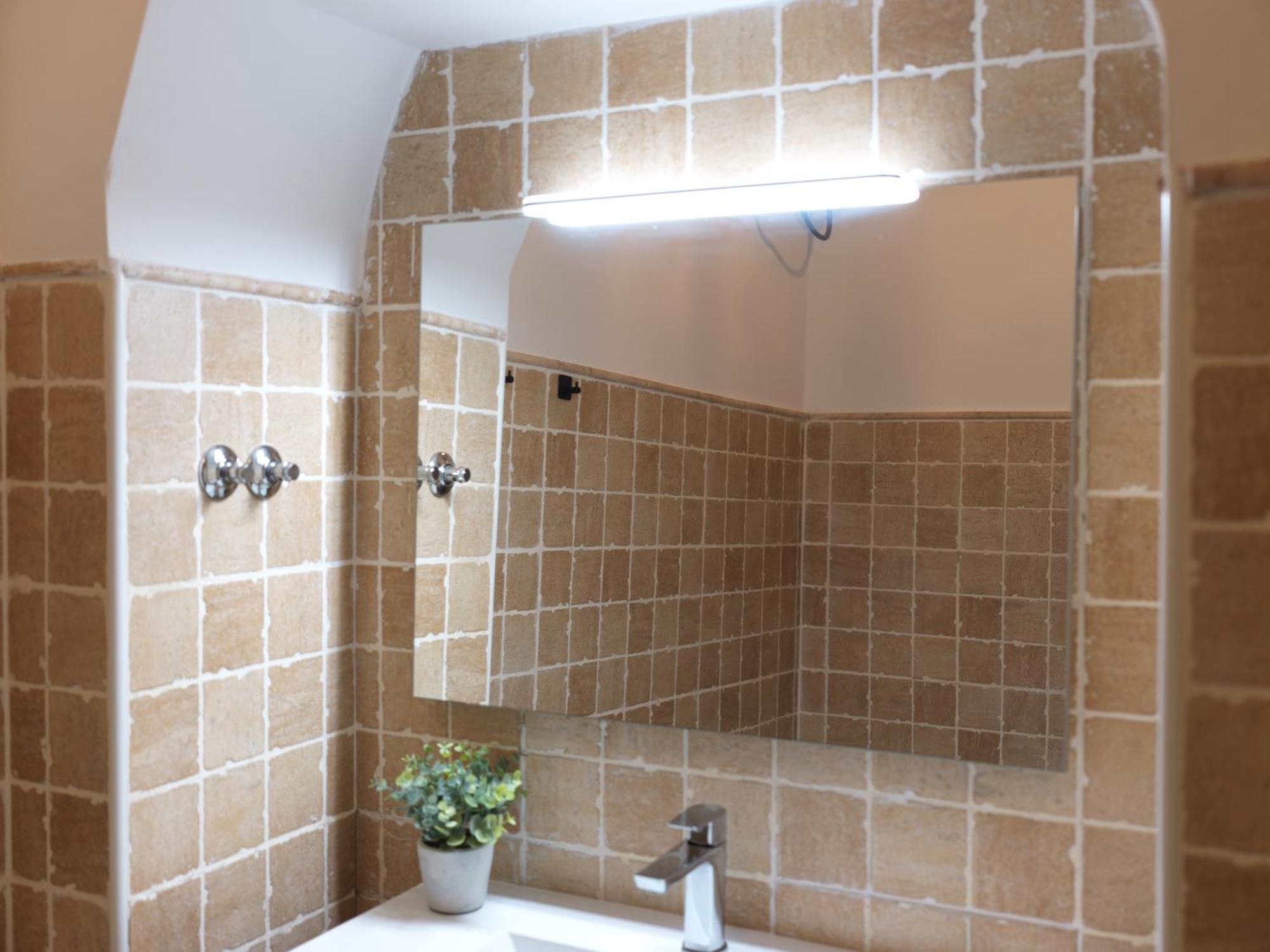 Silk Exchange - Market Apartment *