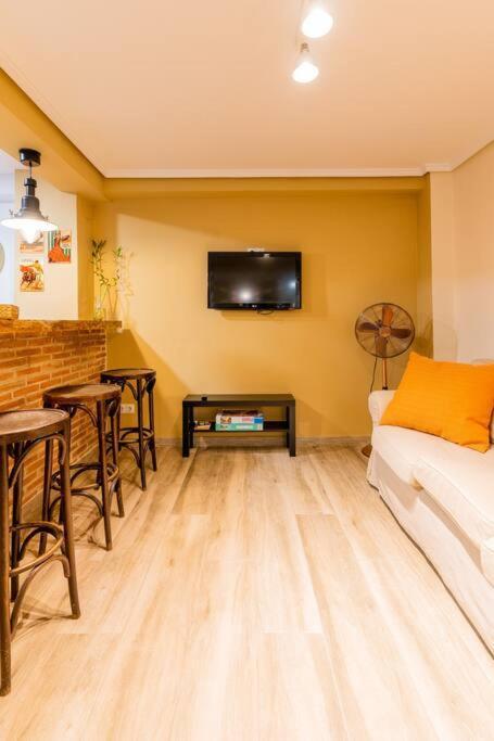 Ciudad Artes Gem: Stylish Near Ruzafa & Apartamento