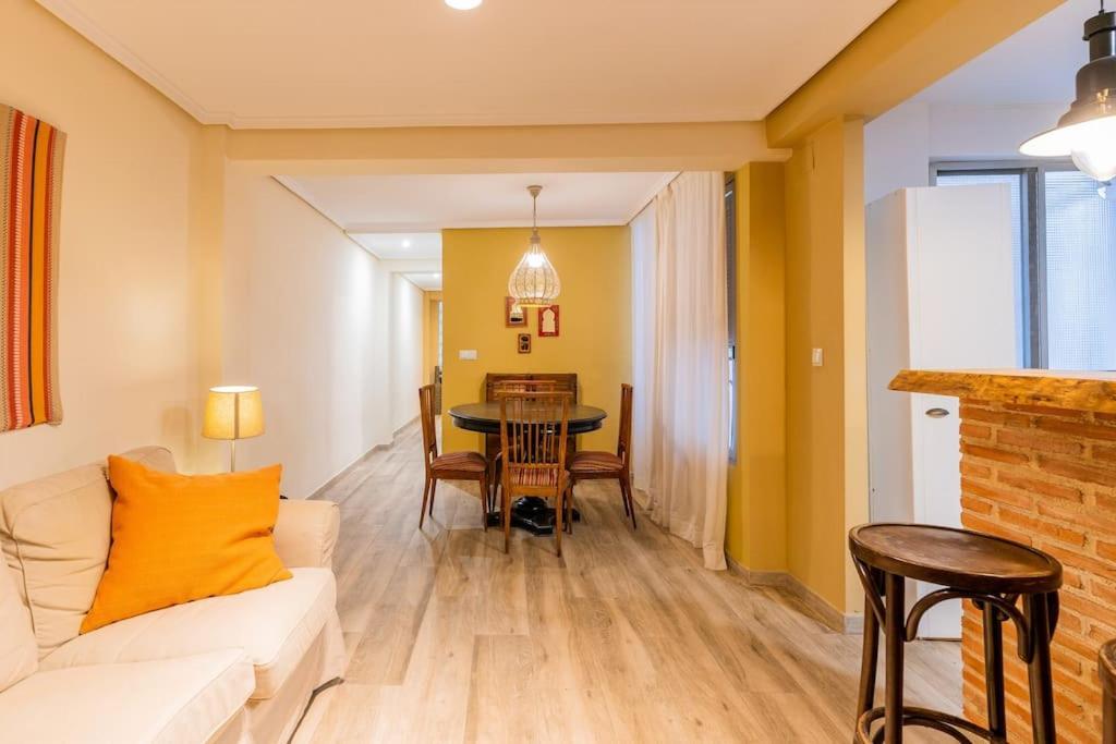 Ciudad Artes Gem: Stylish Near Ruzafa & * Valencia