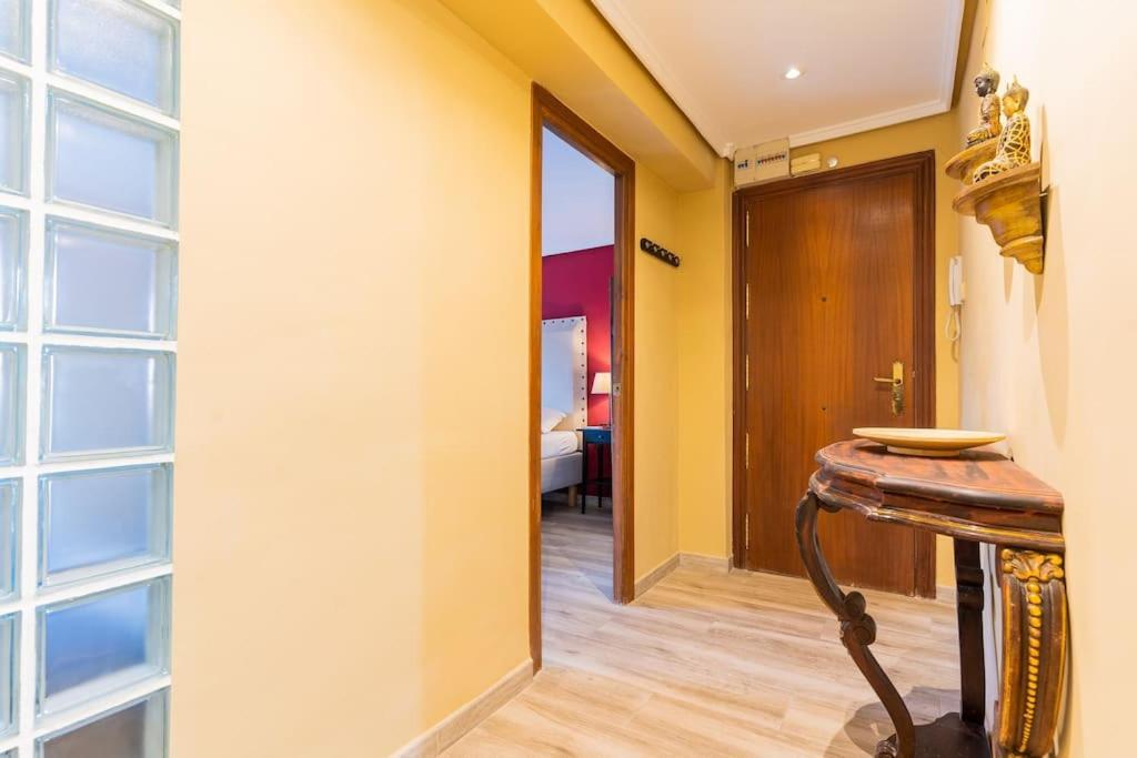 Ciudad Artes Gem: Stylish Near Ruzafa & Apartamento Valencia