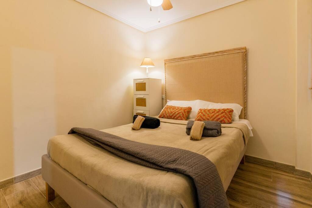 Ciudad Artes Gem: Stylish Near Ruzafa & Apartamento