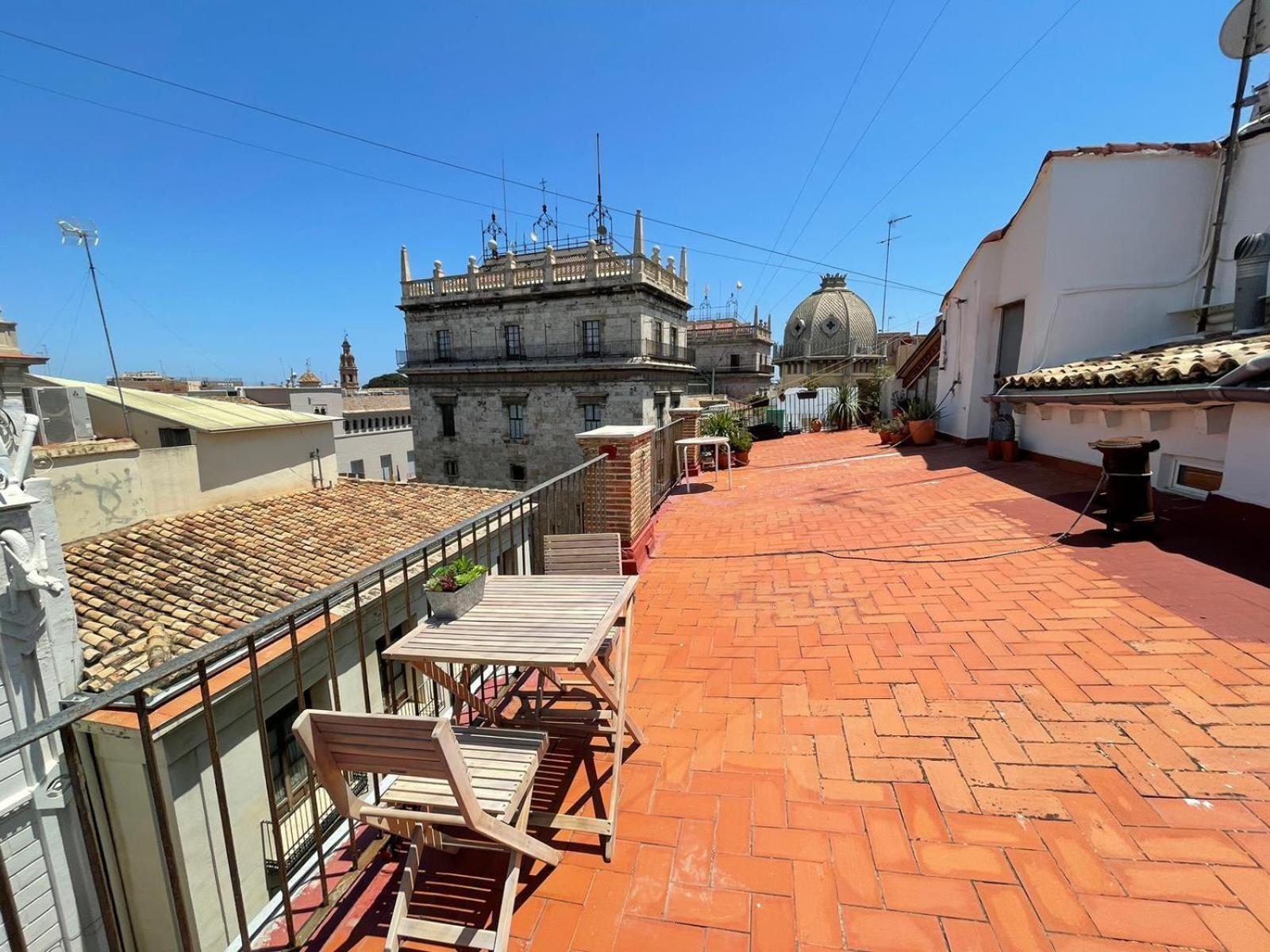 Apartamento Atico Con Terraza Cerca De La Plaza De La Virgen *