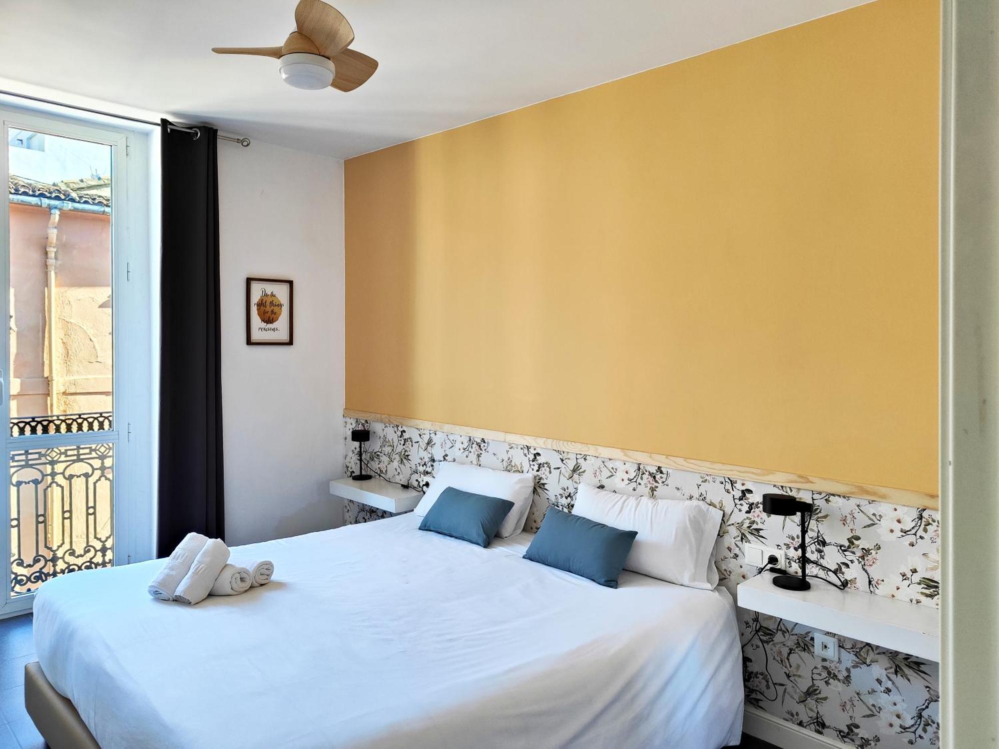 Flats Friends Torres Quart Apartment