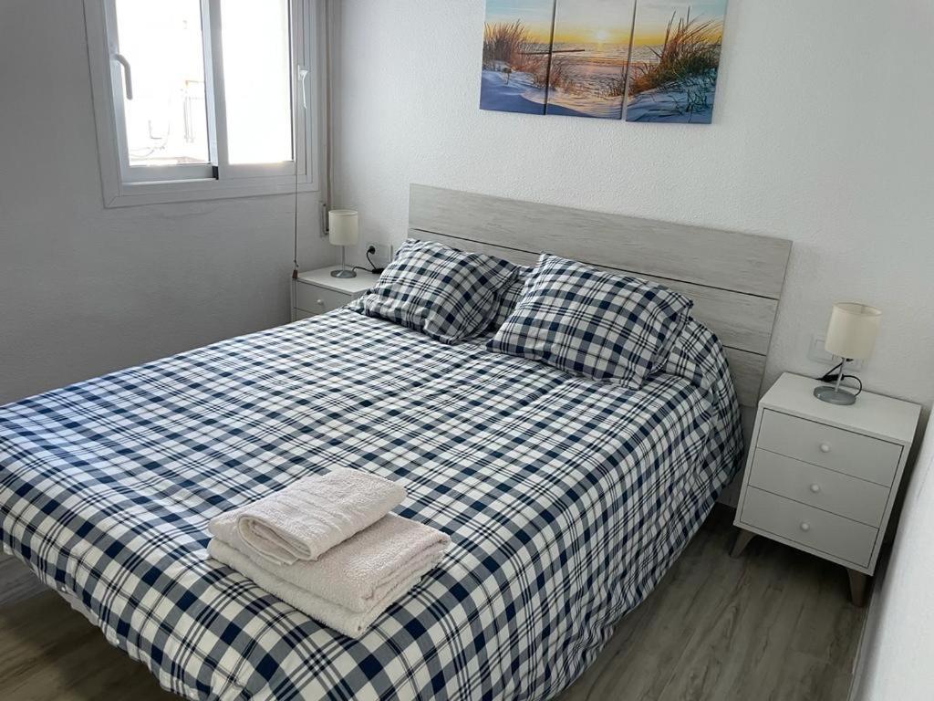 Apartamento En Complejo Residencial Con Piscina Y Garaje Frente Al Mar Valencia