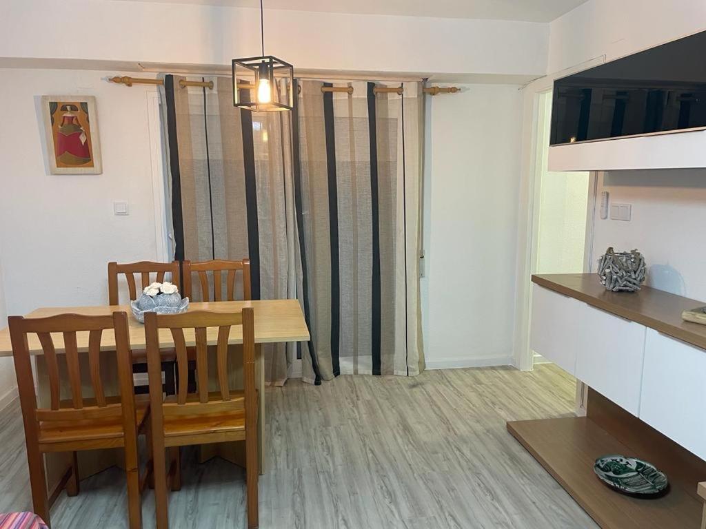 En Complejo Residencial Con Piscina Y Garaje Frente Al Mar Apartamento *