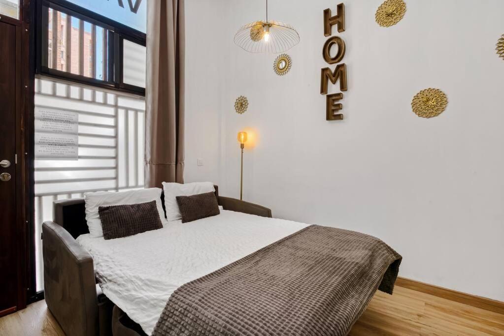 Urban Loft Apartment *